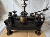 Antīks Budenberg dead-weight spiediena testers