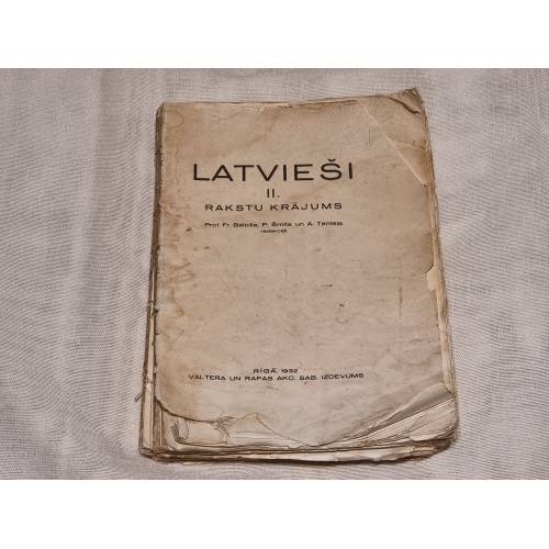 Latvieši II