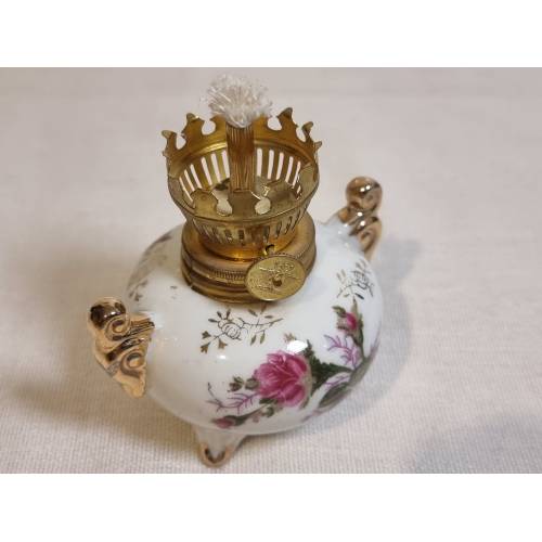 Porcelāna petrolejas lampa